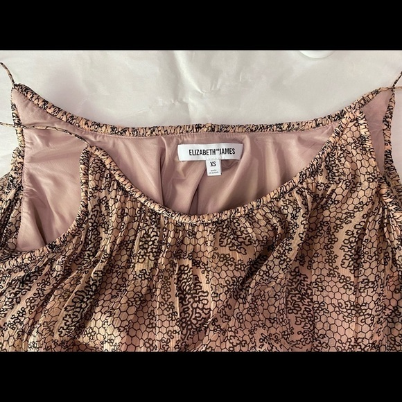 Elizabeth & James blouse- Xsmall/Petite - Picture 6 of 7